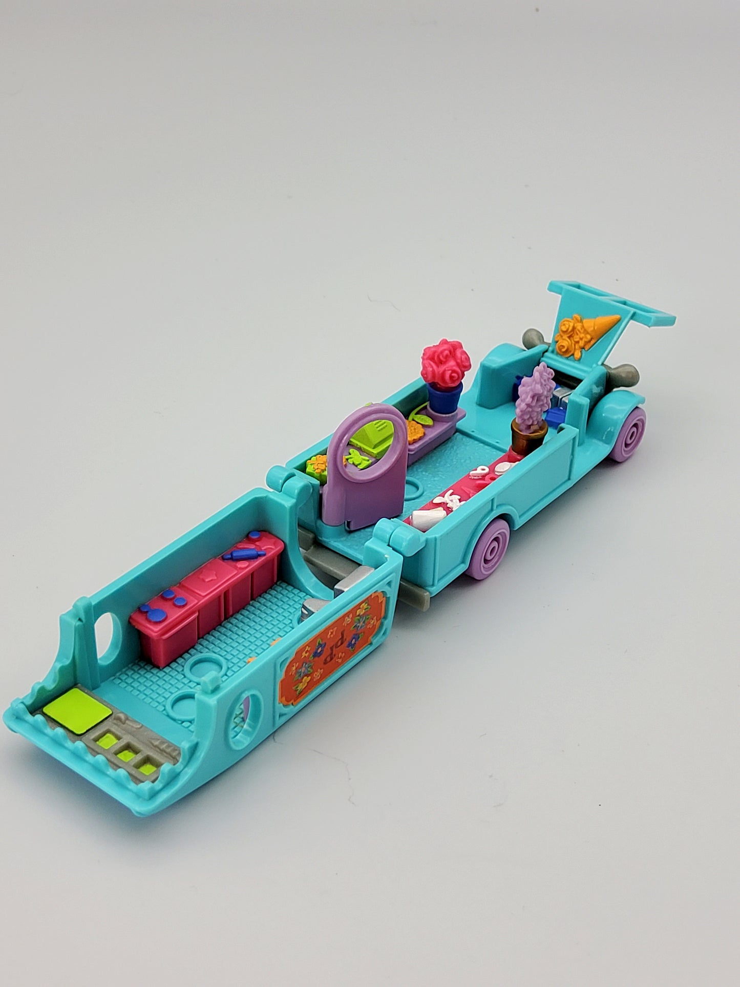 Polly pocket flower cafe on the go 100% complete