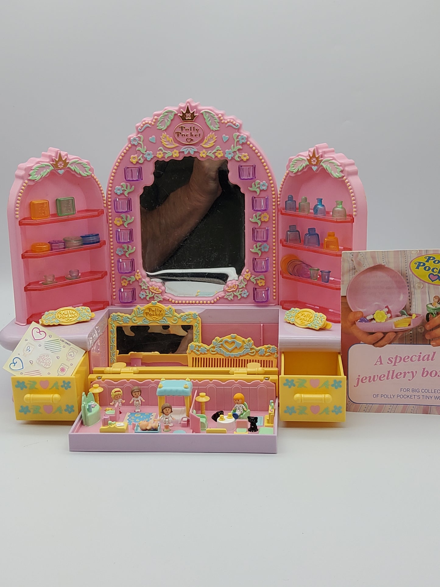 Polly pocket pyjama party dressing table play set with all dolls, a range of accessories and original box