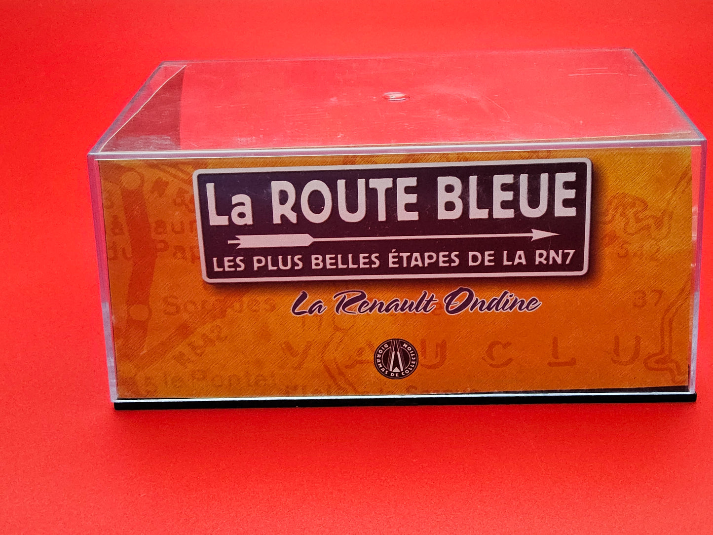 La Route Bleue diorama picnic scene