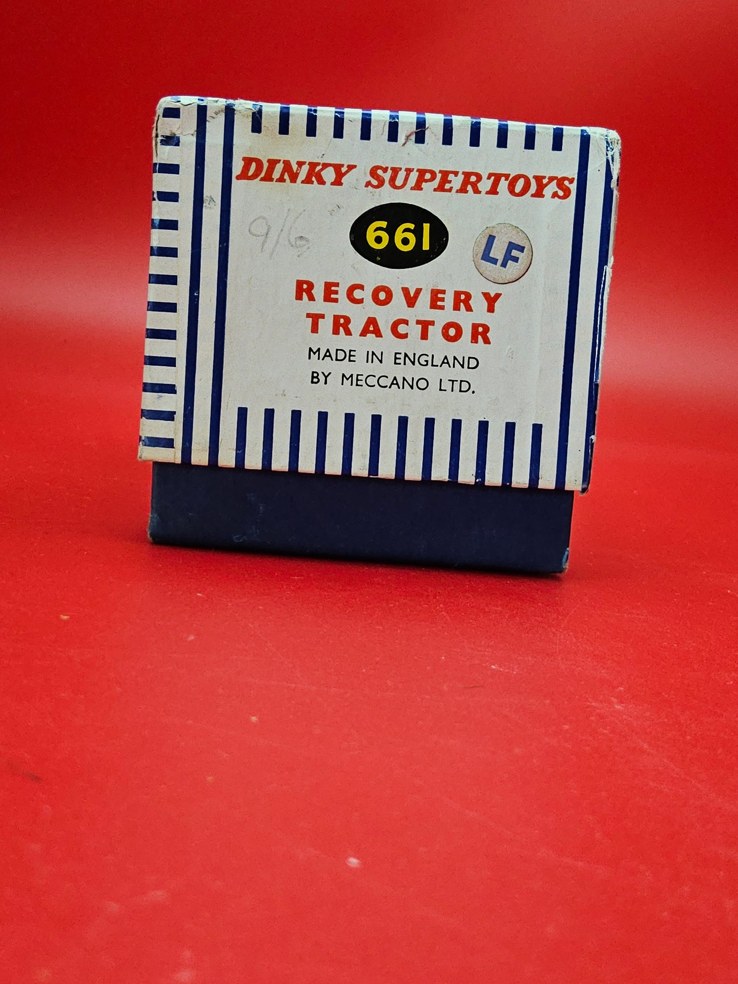 Dinky #661 recovery tractor with original box