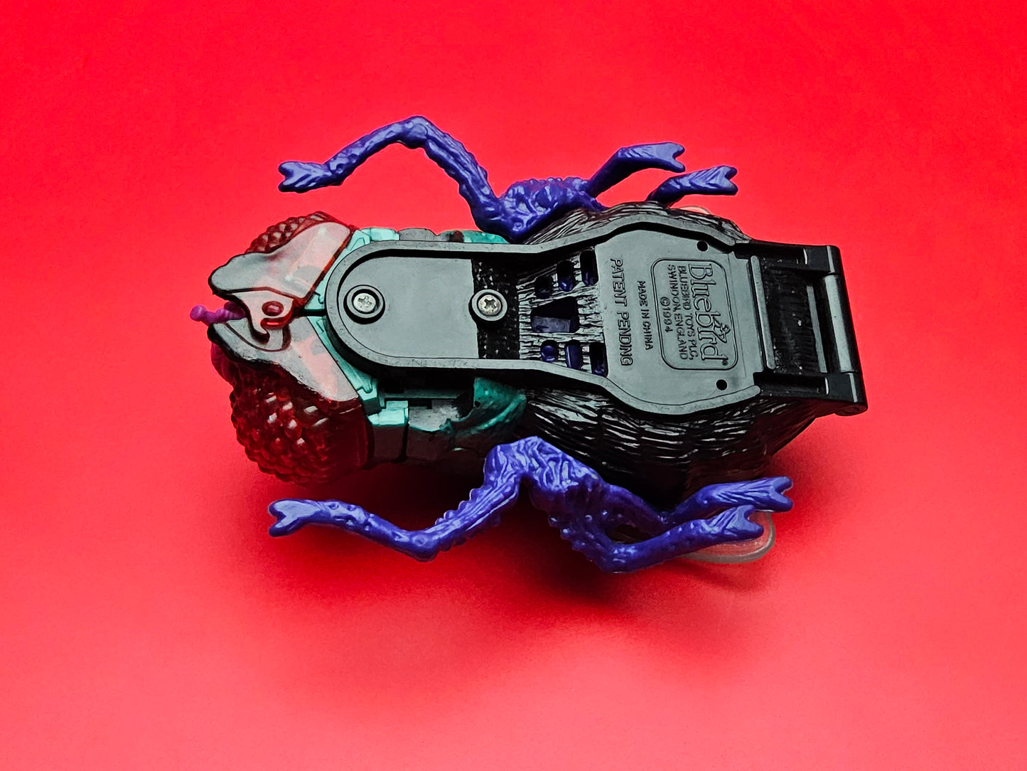 Mighty Max squishes the fly compact 100% complete