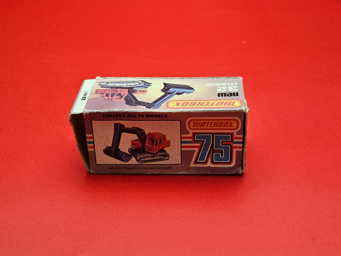 Matchbox 75 superfast Lesney excavator #32 with original box