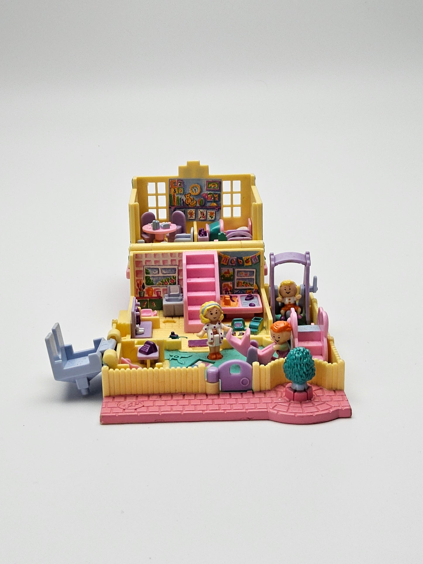 Polly pocket Pollyville nursery 100% complete
