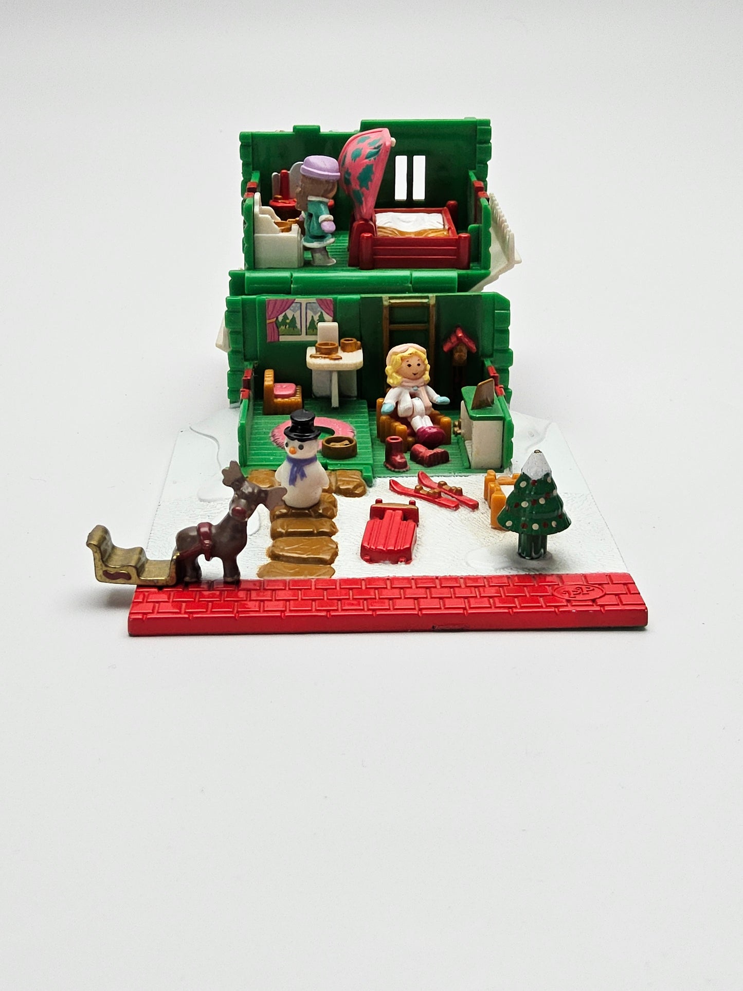 Polly pocket ski lodge variation 100% complete