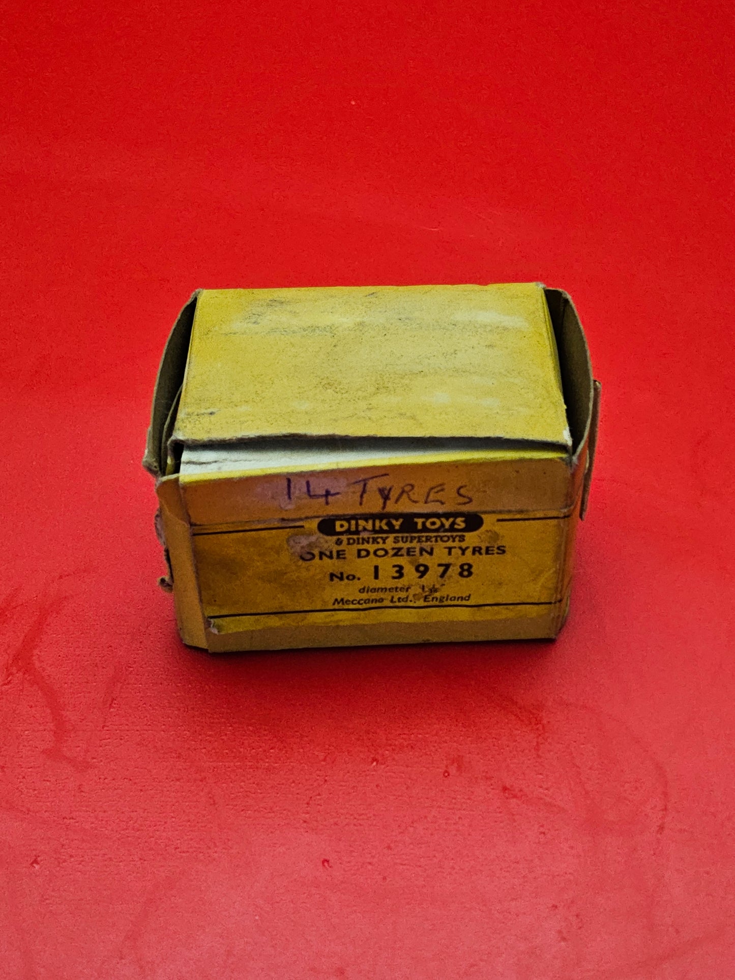Dinky toy #13978 14 tyres with original box