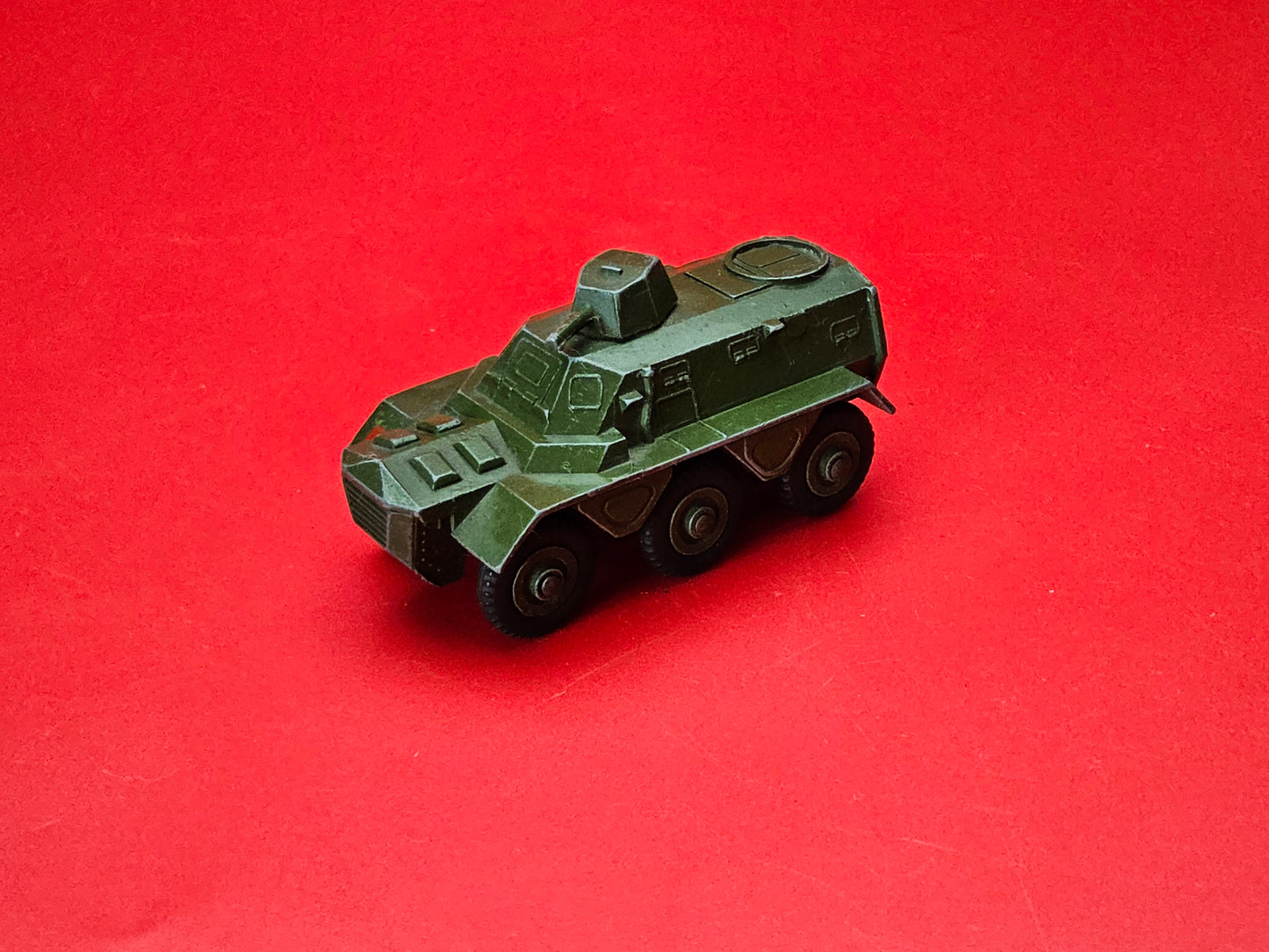 Dinky #676 armoured personnel carrier