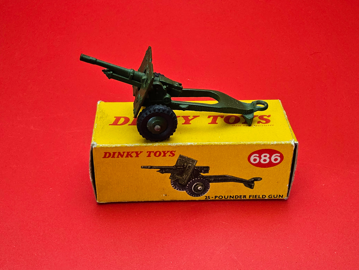 Dinky #686 25 pounder field gun boxed