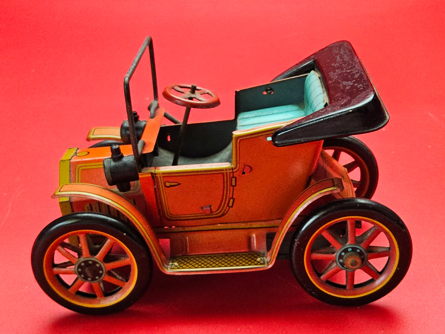 Tin plate car (working)