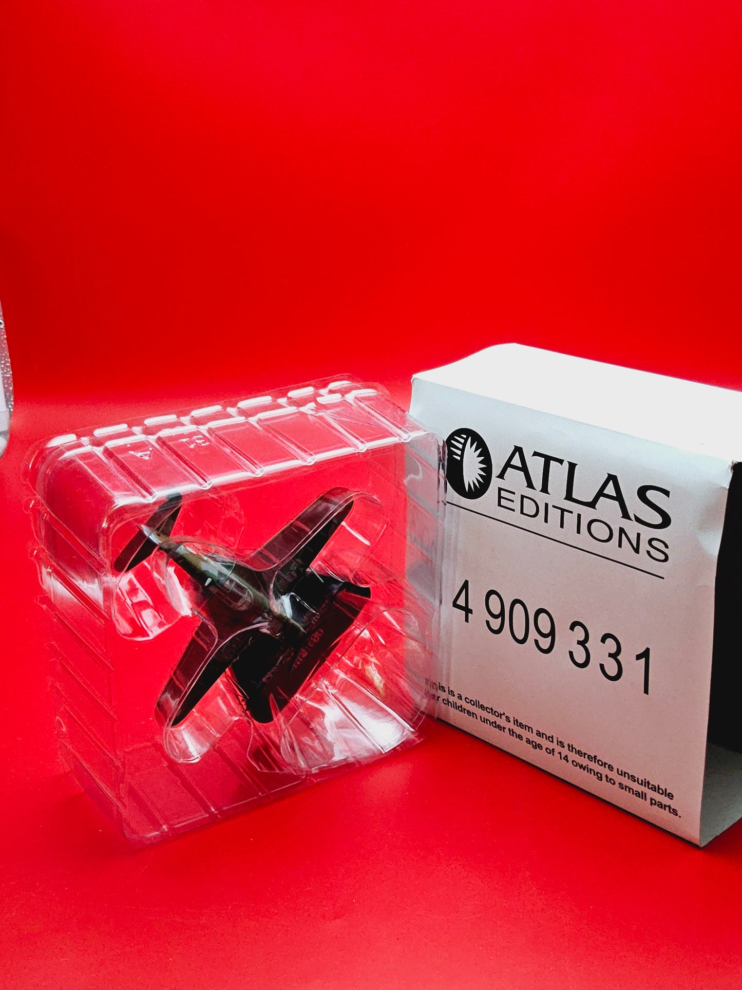 Atlas model plane sealed in original box 4909331