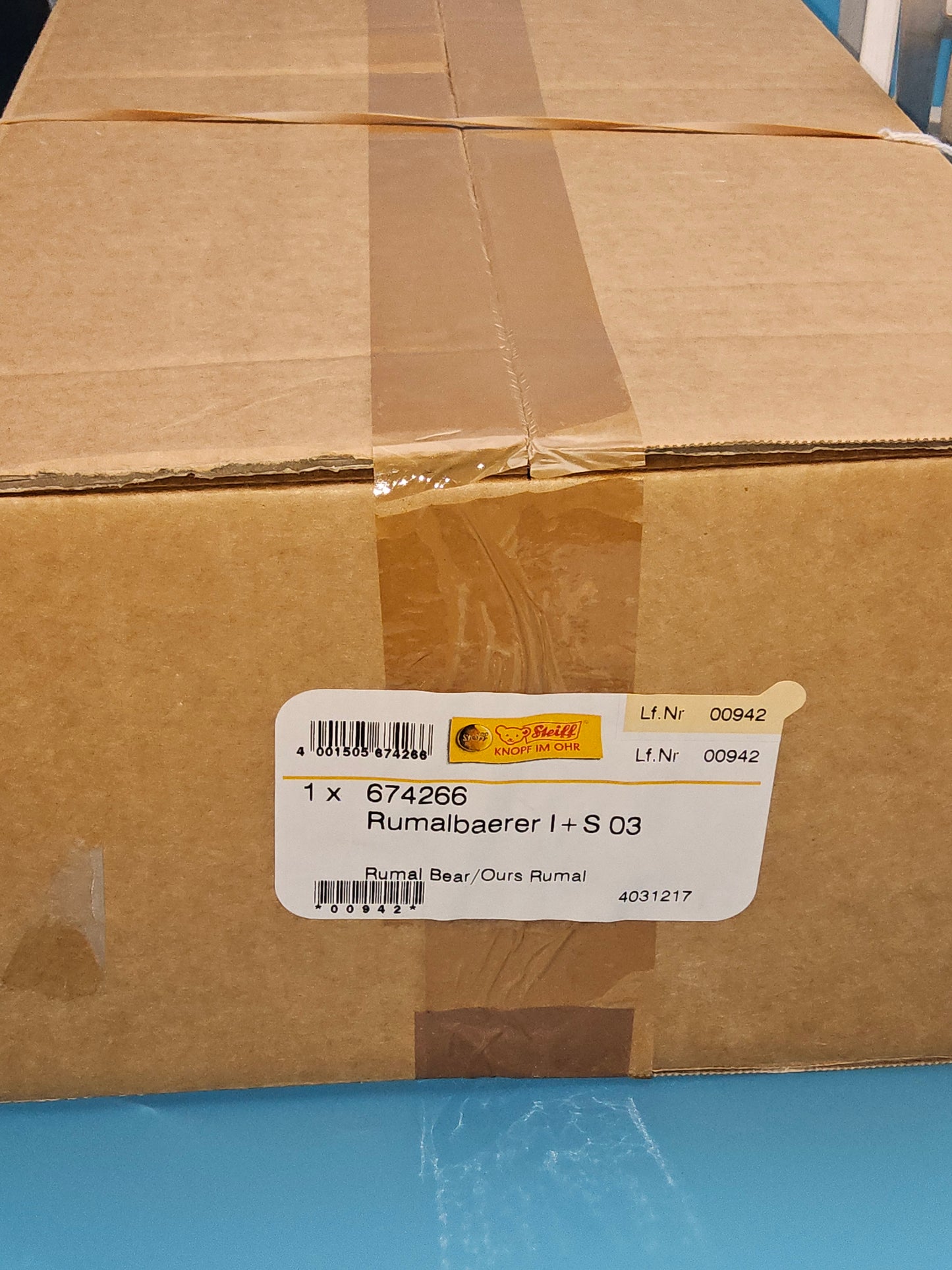Steiff Rumalbarer #674266 with original box