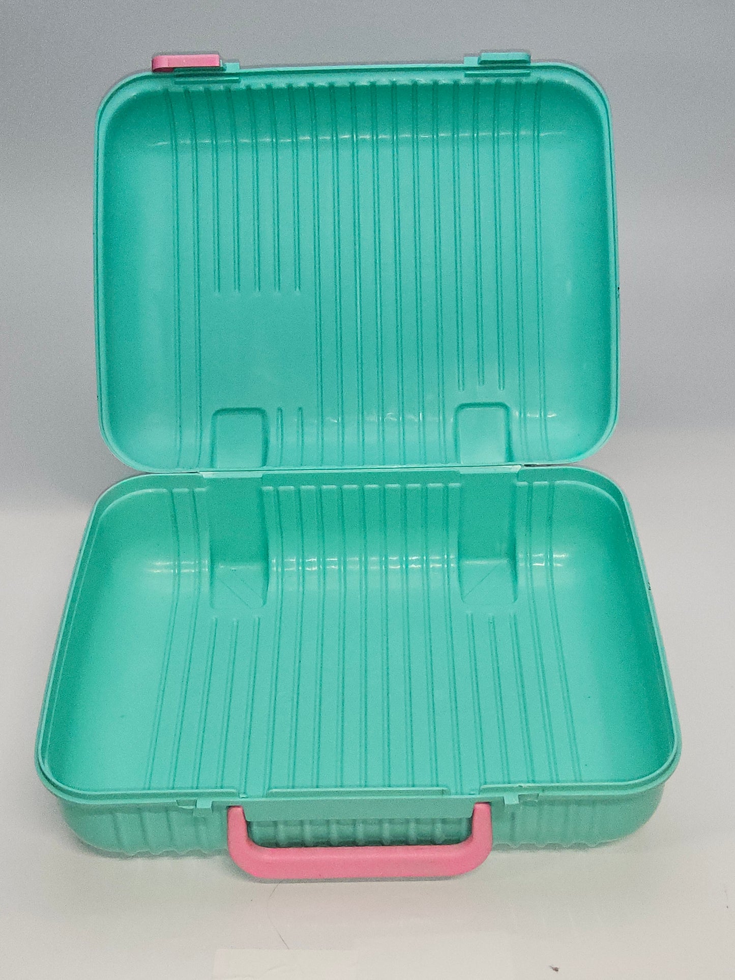 Polly pocket gear box (missing clasp)