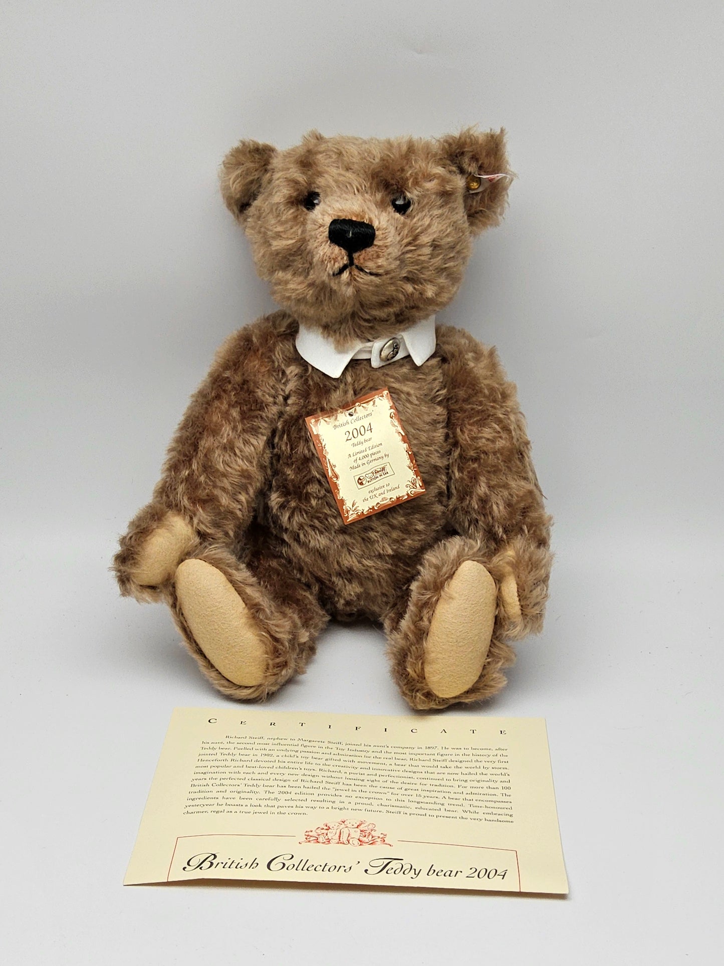 Steiff collectors bear 2004