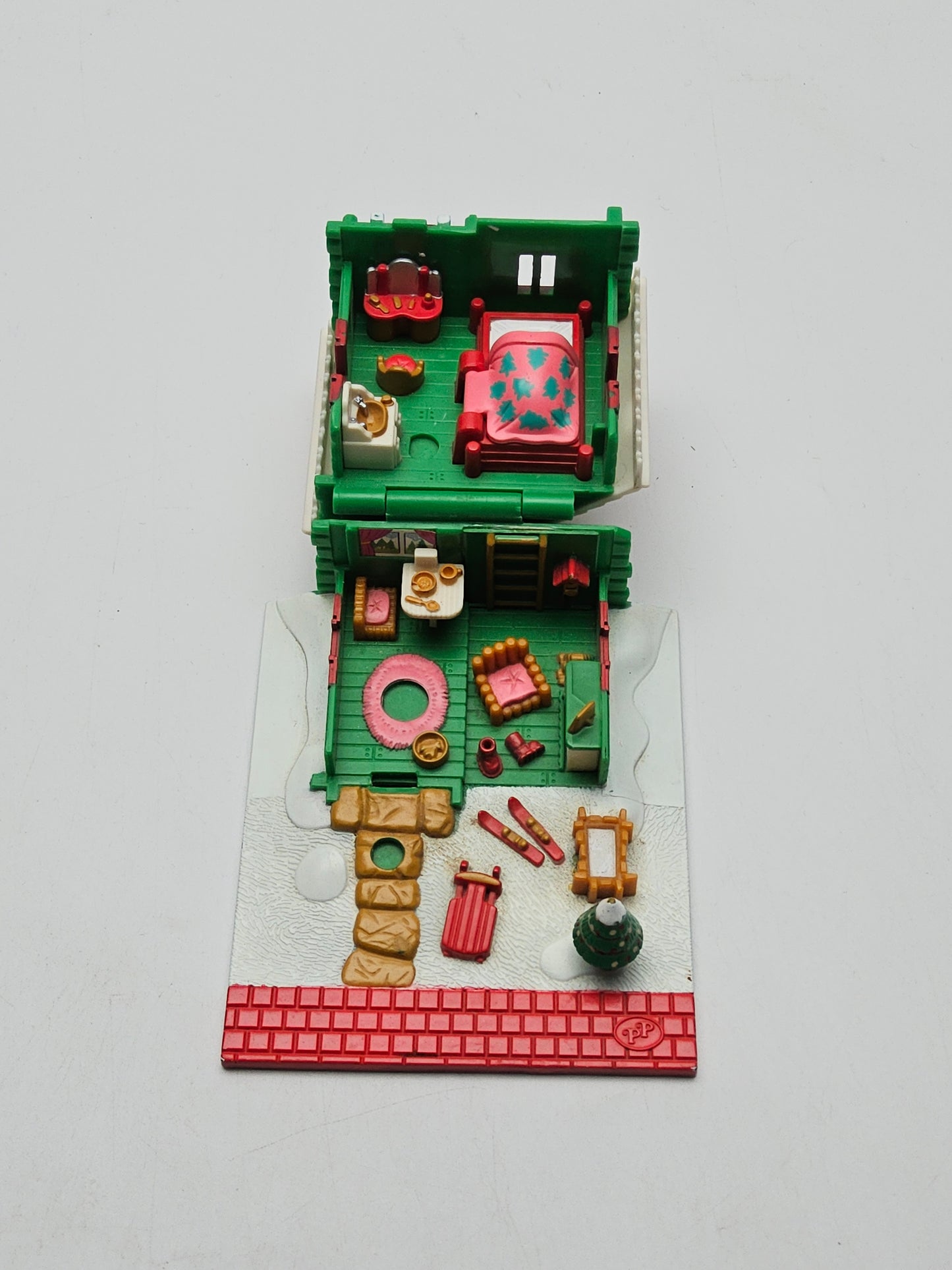 Polly pocket christmas chalet 100% complete