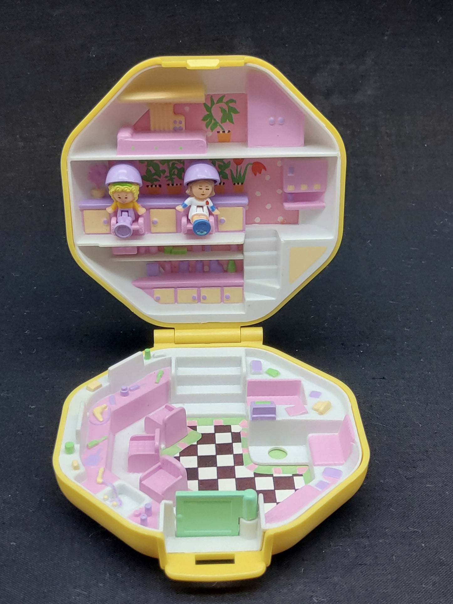 Polly pocket hair salon compact 100% complete