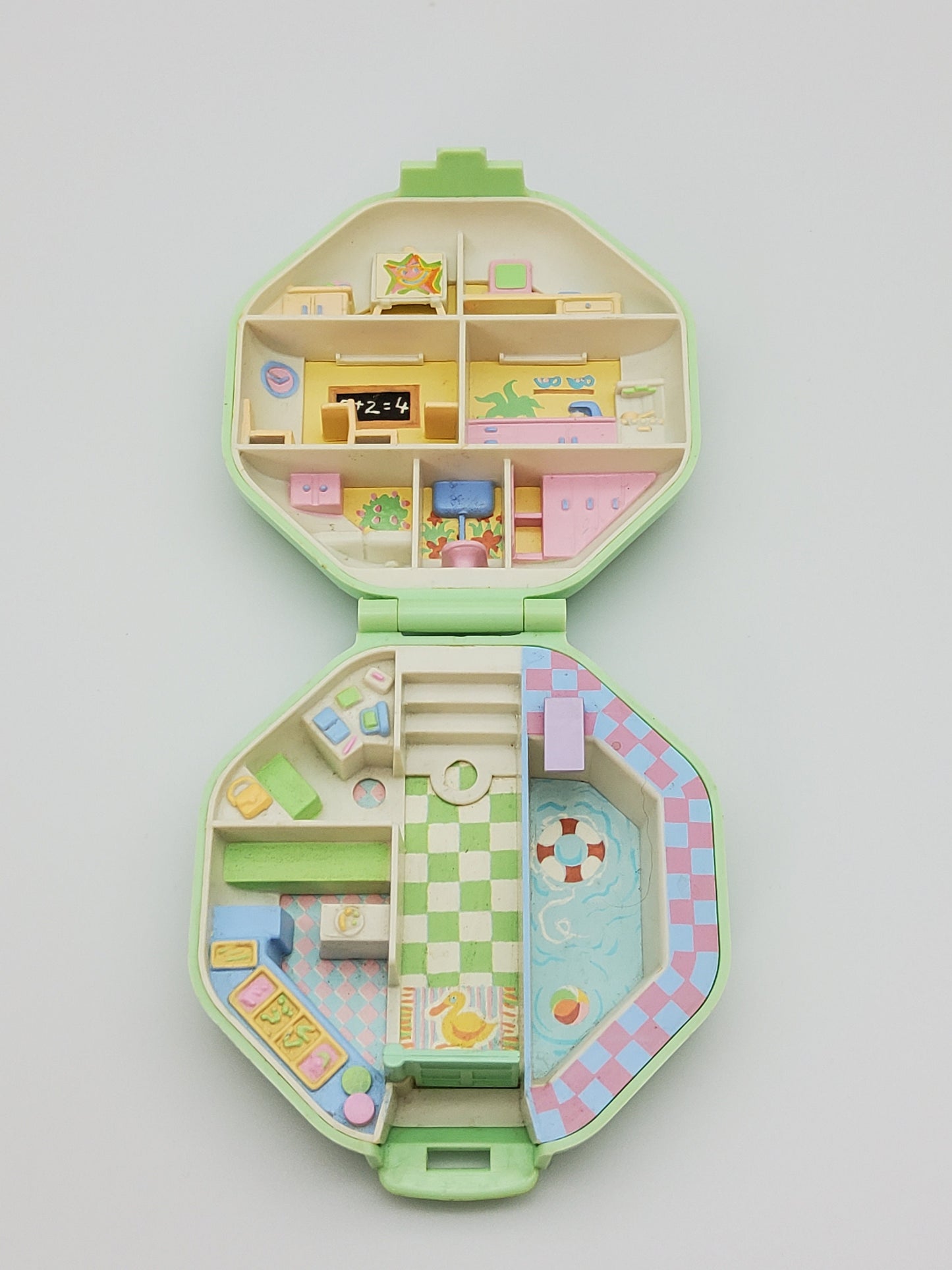 Polly pocket school compact 100% complete