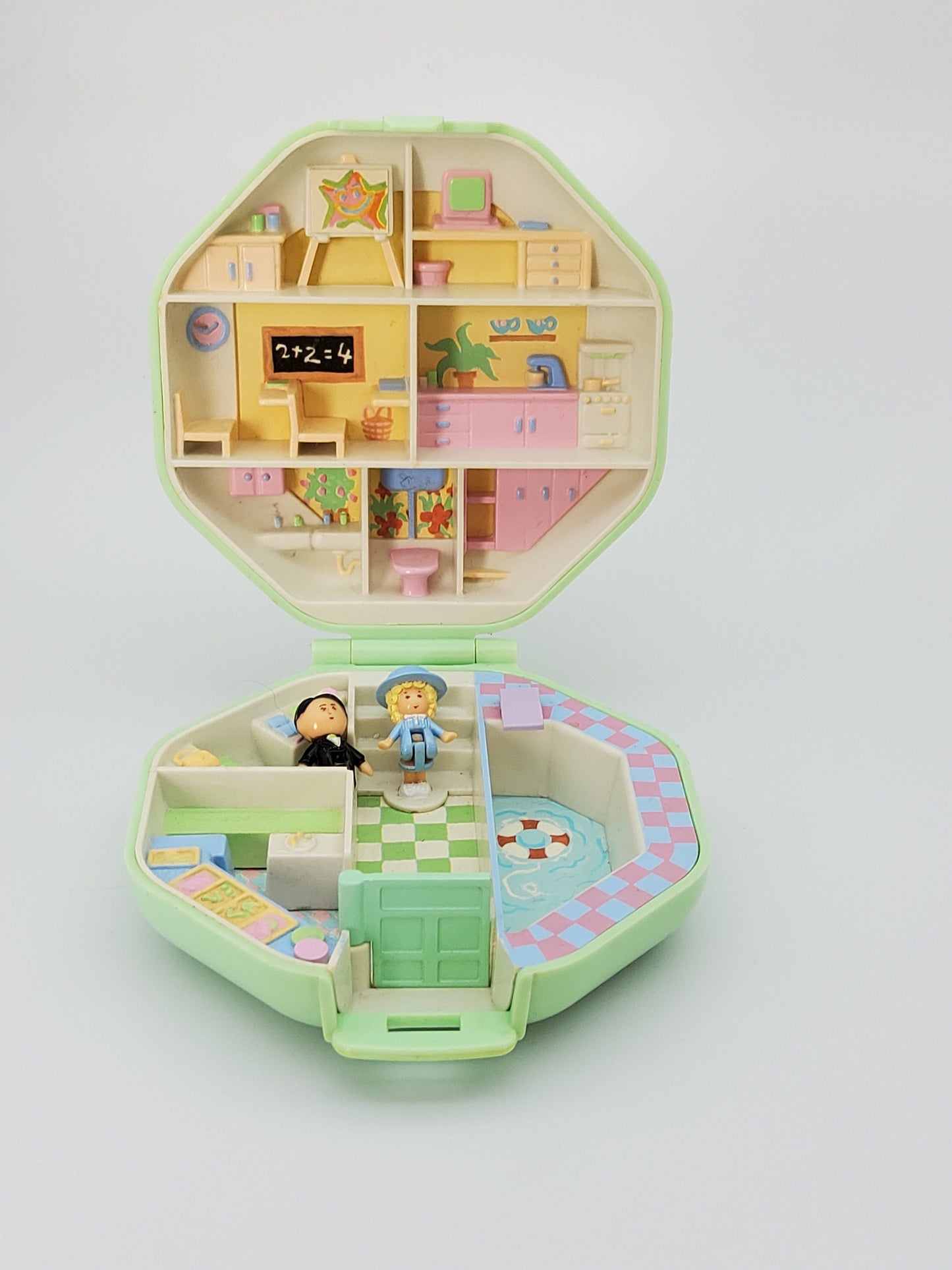 Polly pocket school compact 100% complete