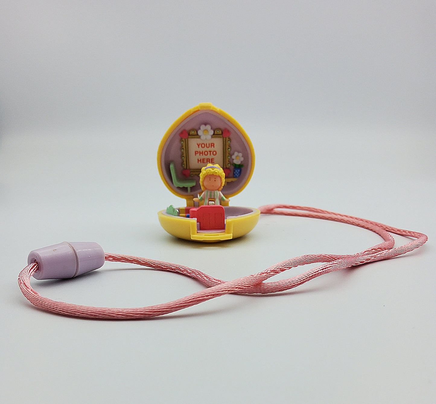 Polly pocket Polly in her bedroom locket 100% complete