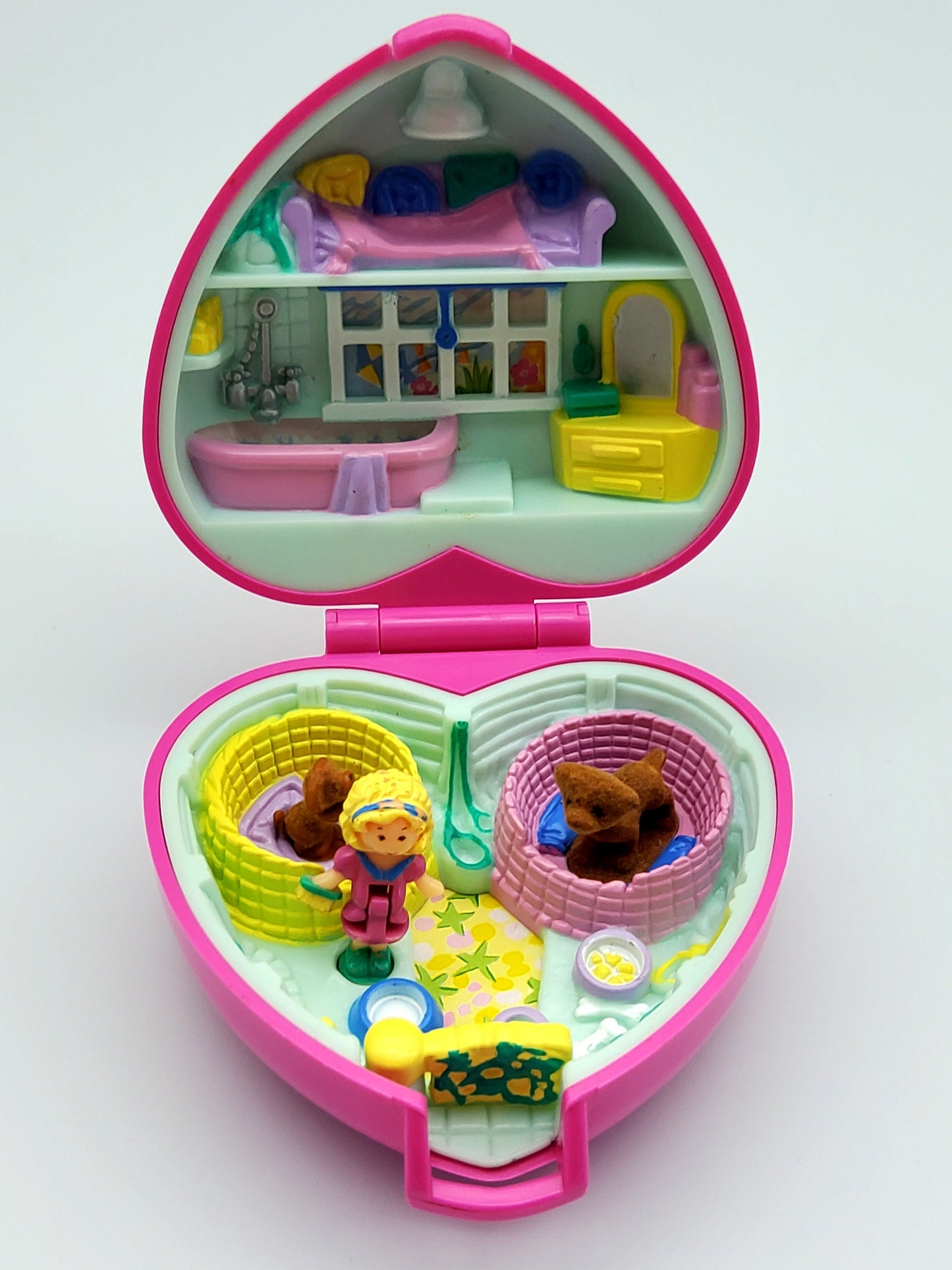 Polly pocket precious puppies compact 100% complete