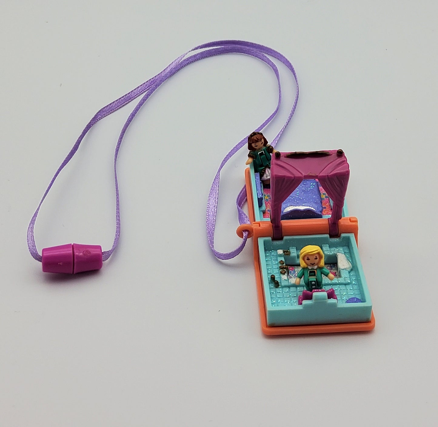 Polly pocket garden sparkle locket (missing skirt)