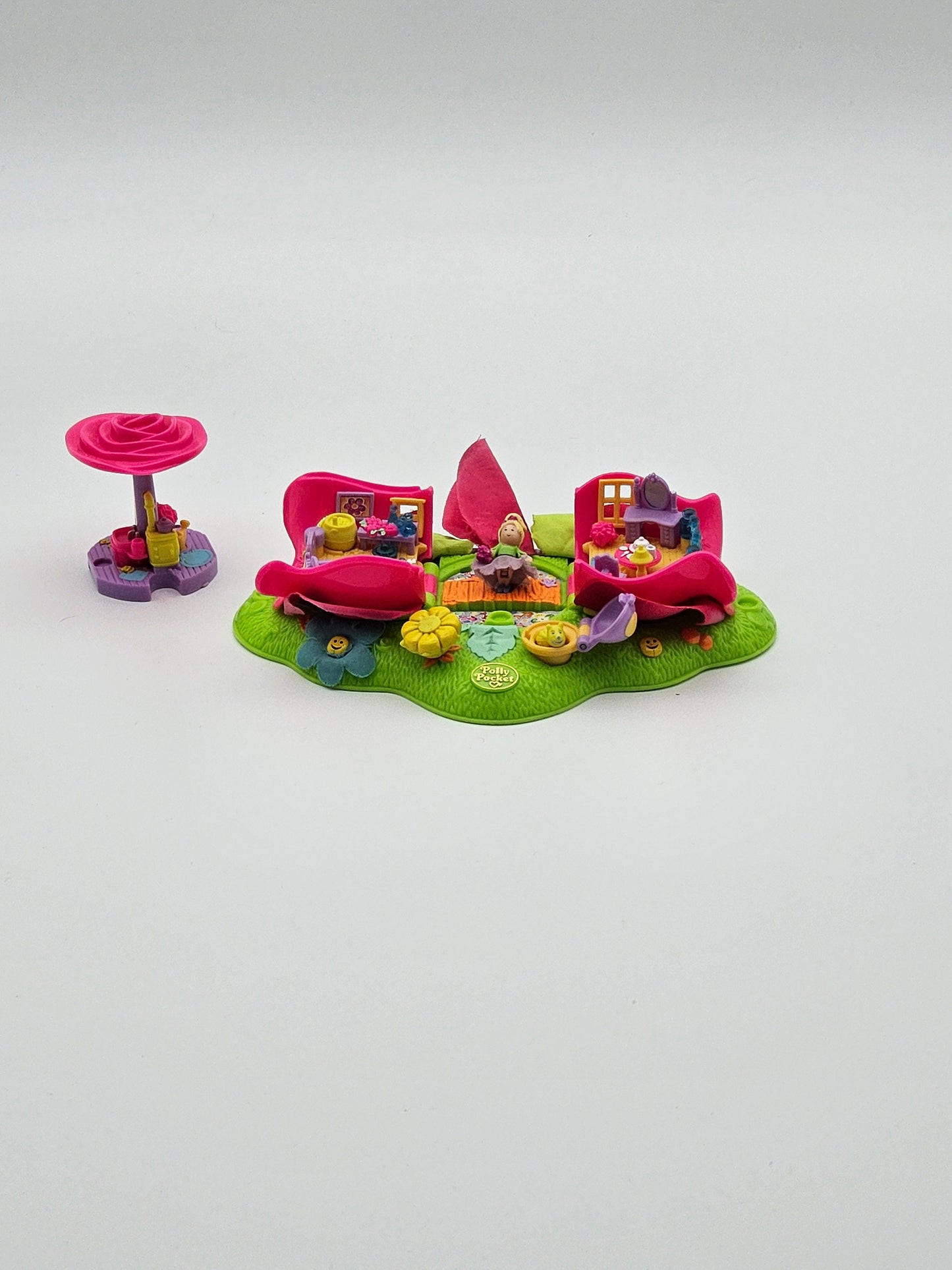 Polly pocket rose cottage 100% complete