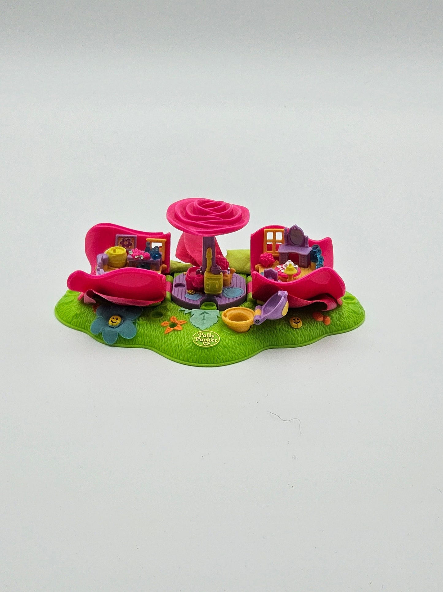 Polly pocket rose cottage 100% complete
