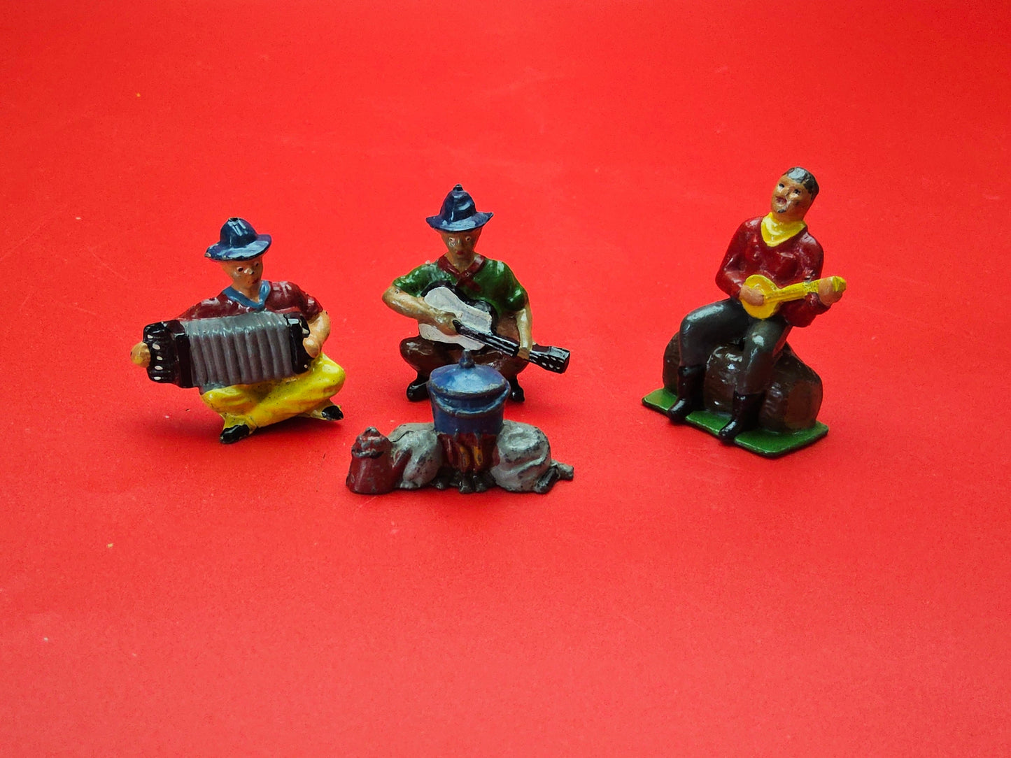 Timpo lead figure cowboy set 4 piece