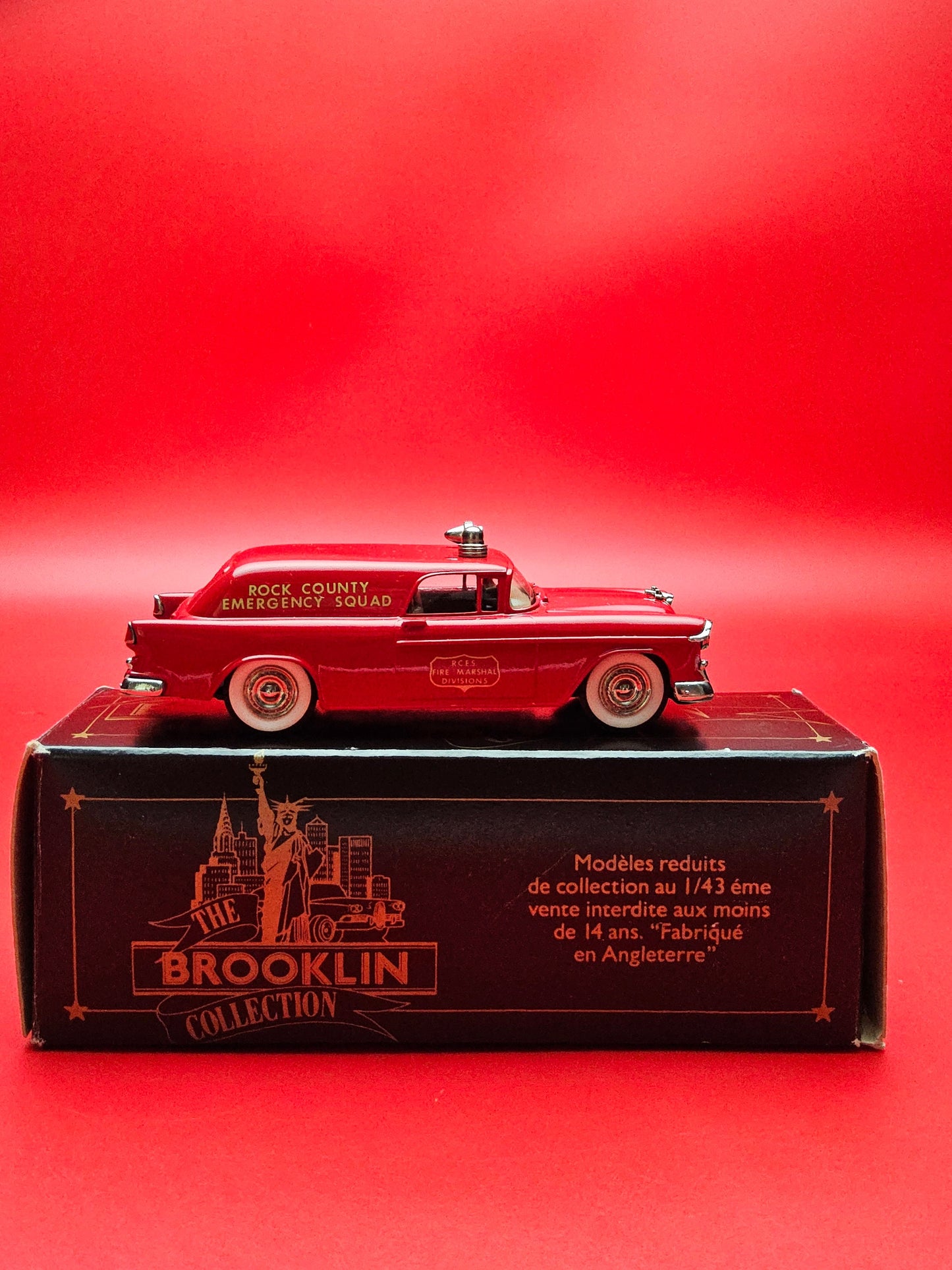 Brooklin model Brk 26x chevrolet nomad in red with original packaging