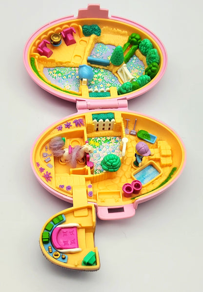 Polly pocket Shetland pony stables 100% complete