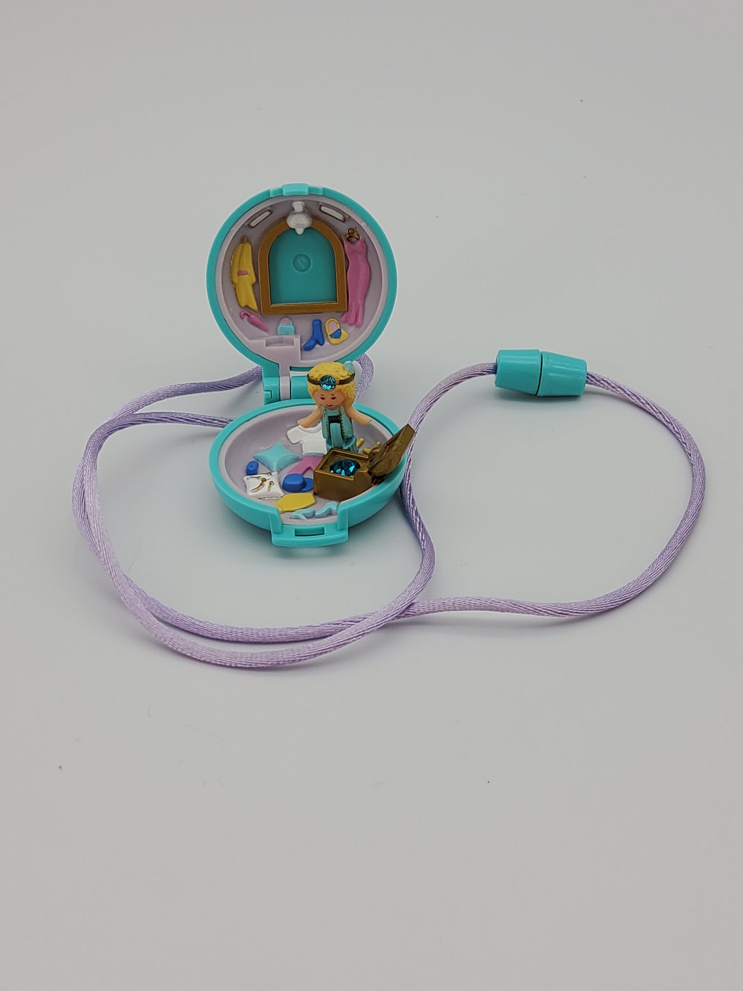 Polly pocket dress up locket 100% complete