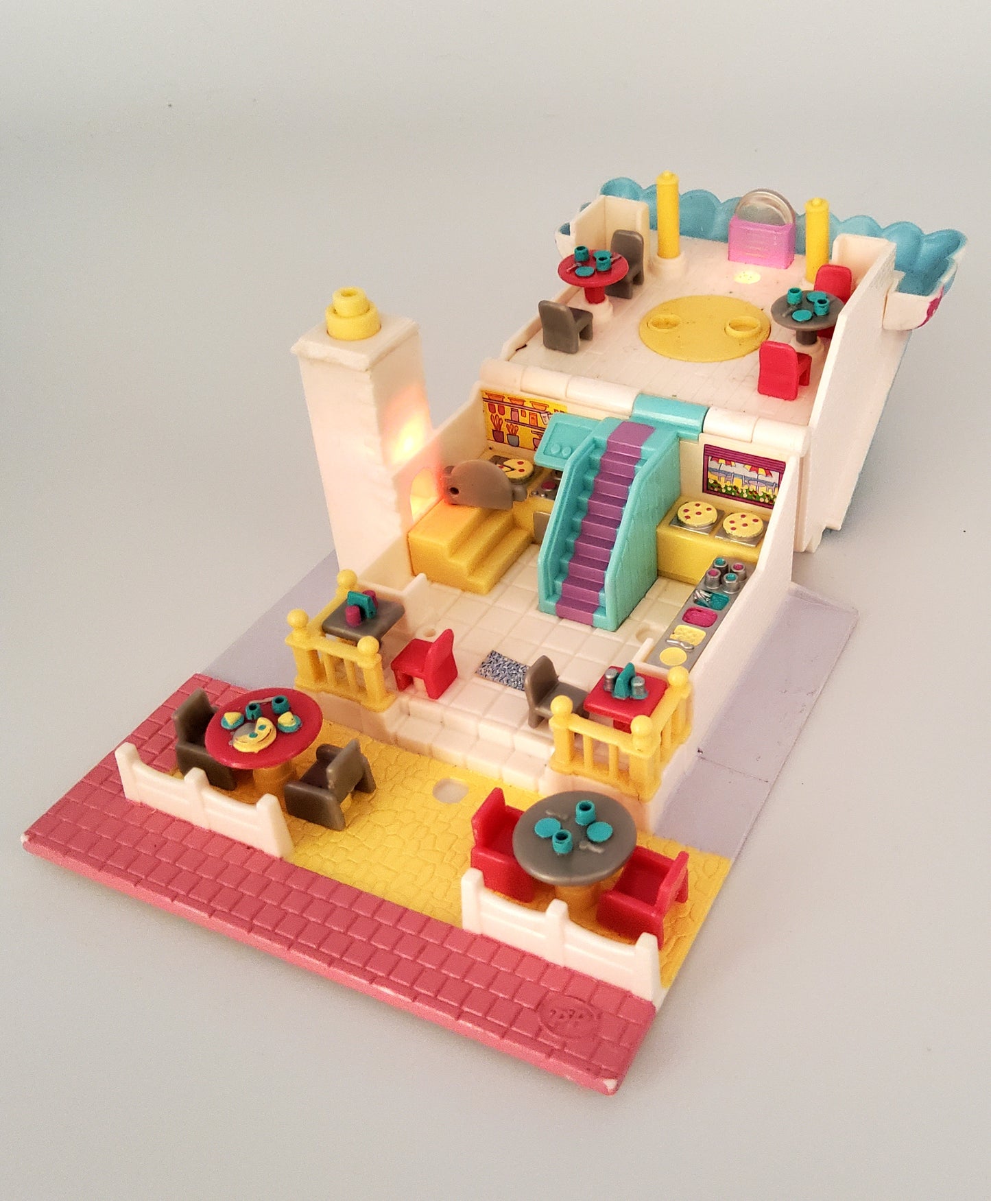 Polly pocket pizza parlour 100% complete with working lights