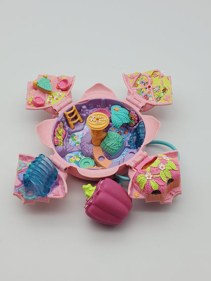 Polly pocket fountain fantasy 100% complete