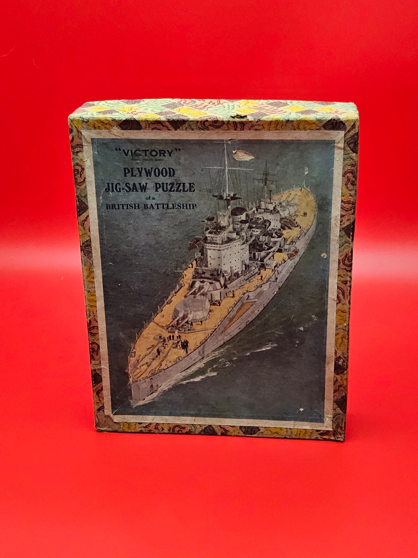 Vintage jigsaw depicting the picture 'victory'