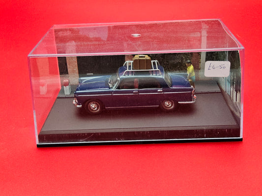 La route bleue diorama taxi scene