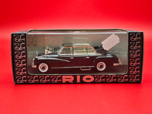 Rio model Mercedes Benz 100% complete