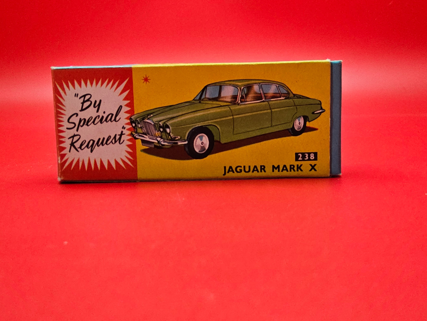 Corgi #238 Jaguar Mark x with original box and luggage