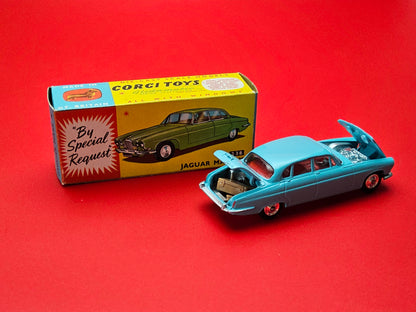 Corgi #238 Jaguar Mark x with original box and luggage