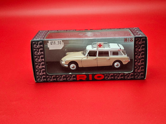 Rio model #SL068 Citroen ID19 break ambulance with flag 1959 sealed