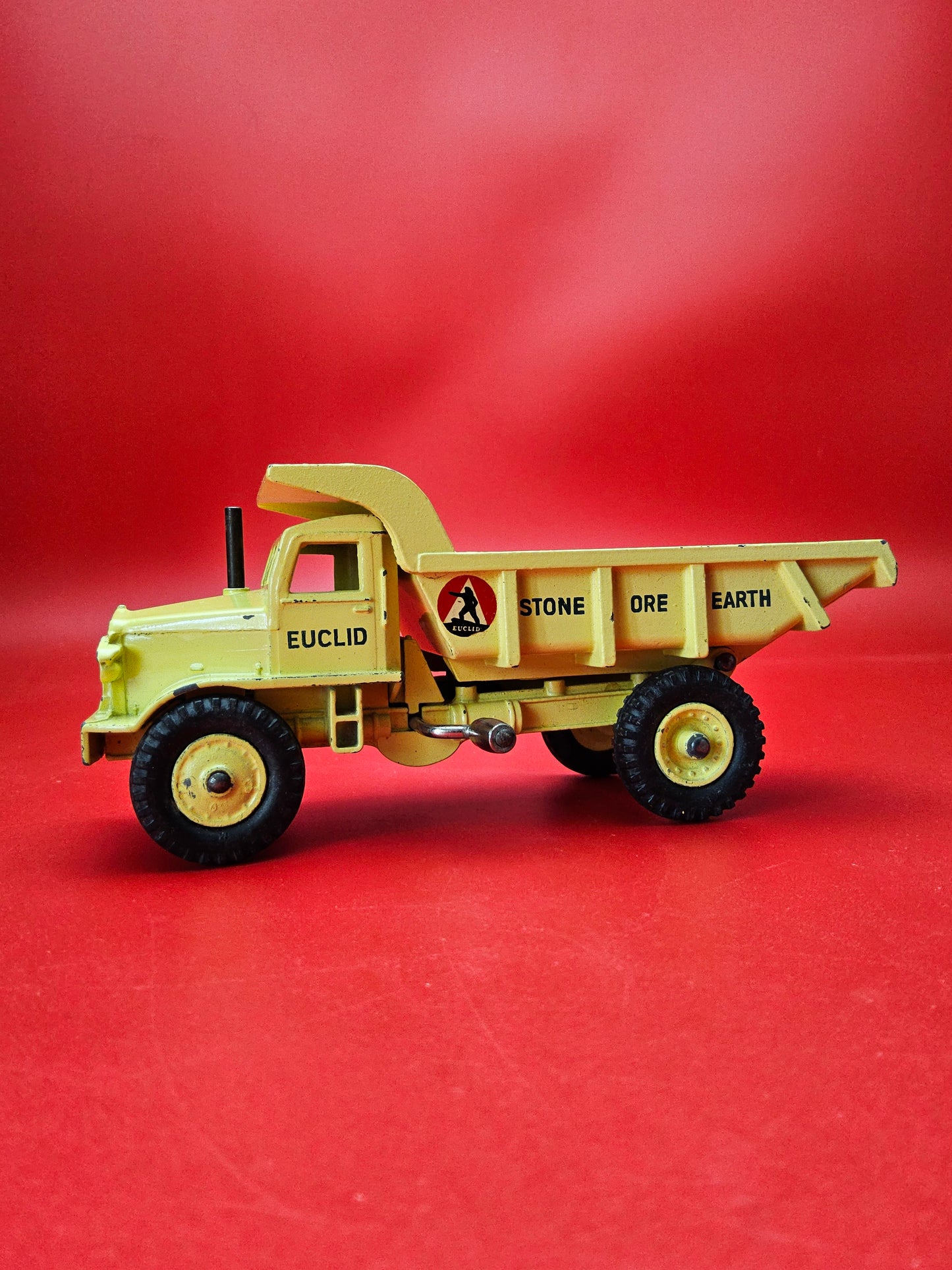 Dinky #965 euclid rear dump truck boxed