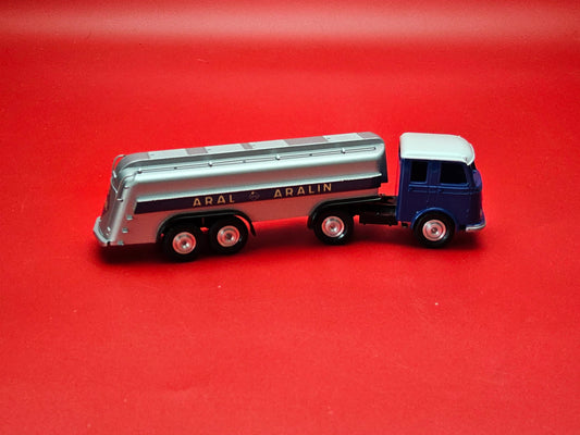 Marklin #8032 mercedes petrol Tanker