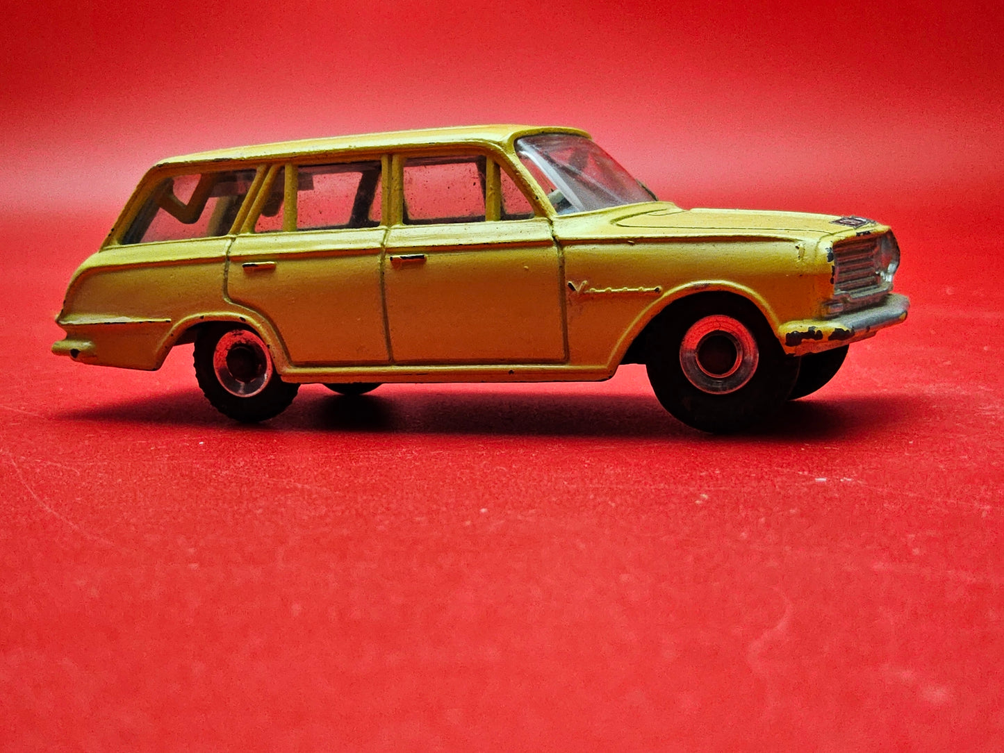 Dinky #141 vauxhall victor with original box