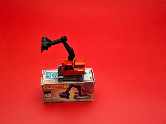 Matchbox 75 superfast Lesney excavator #32 with original box