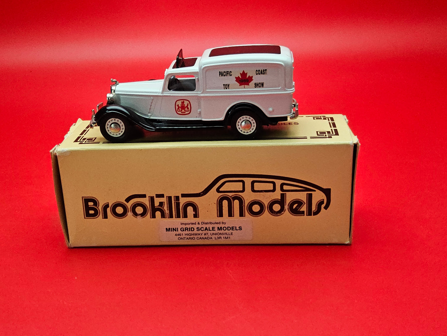 Brooklins model #16x dodge van pacific coast toy show in original box