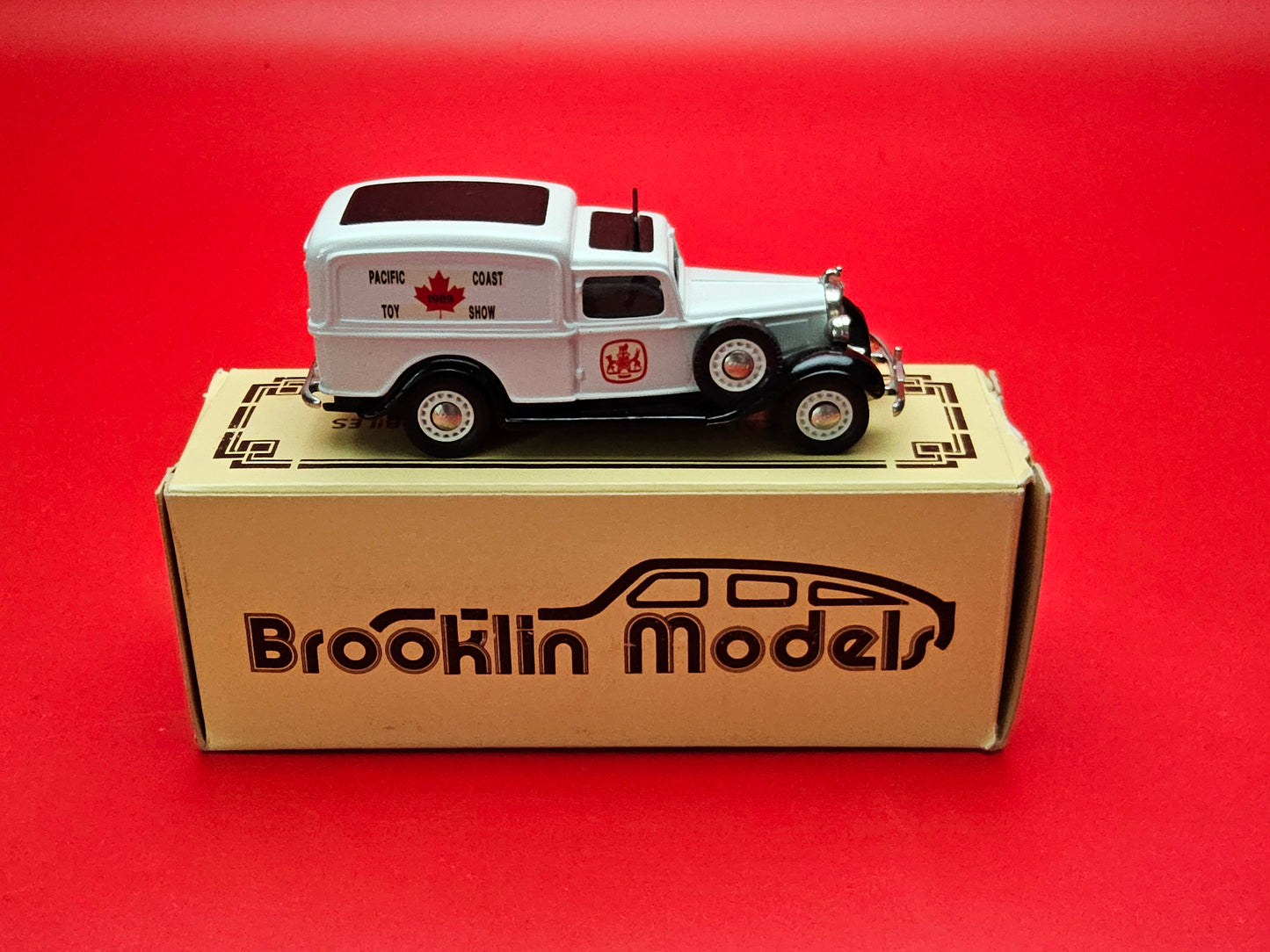 Brooklins model #16x dodge van pacific coast toy show in original box