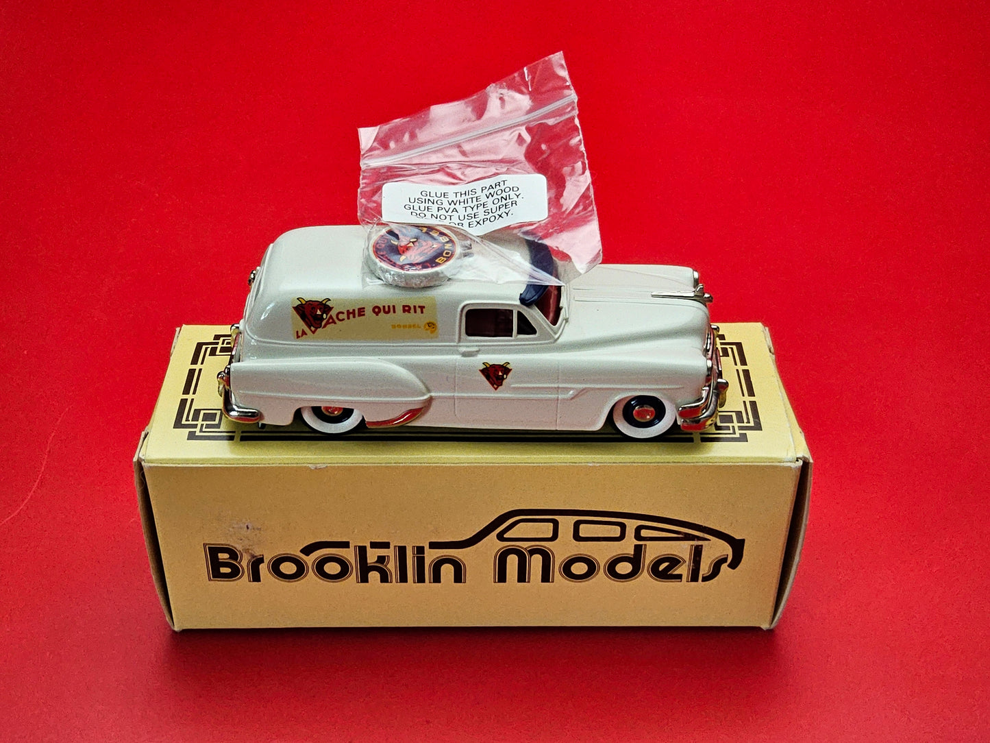 Brooklin models Pontiac Sedan Delivery La Veche Qui Rit boxed