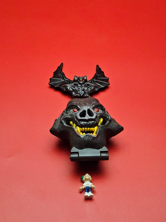 Mighty Max Max defeats vampire biter bat nightwing 100% complete