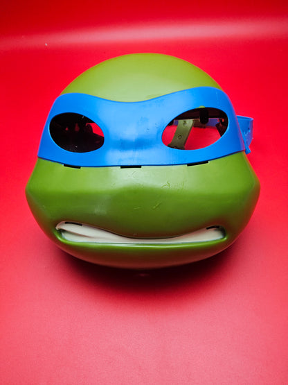 Teenage mutant ninja turtles mask in working condition.