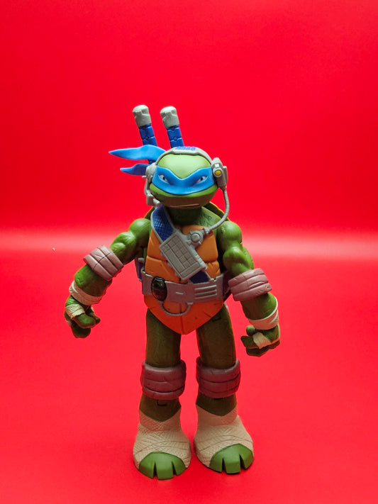 Teenage mutant ninja turtles interactive figure Leonardo