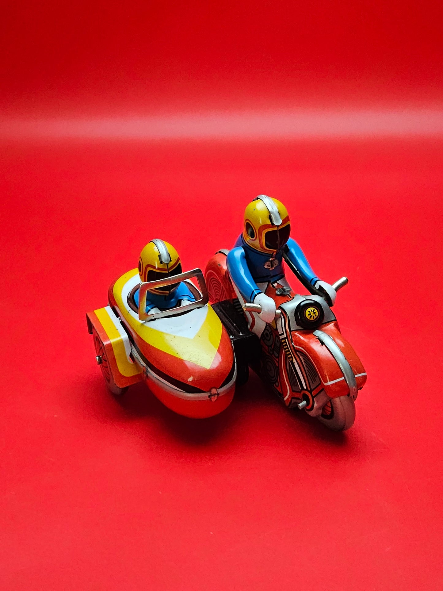 Tin plate toy motorbike with sidecar with original box