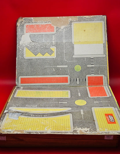 Vintage lego #810 town plan set with original board