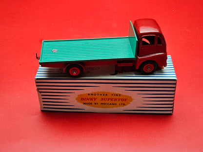 Dinky model #512 guy flatbed truck with a box (not correct)